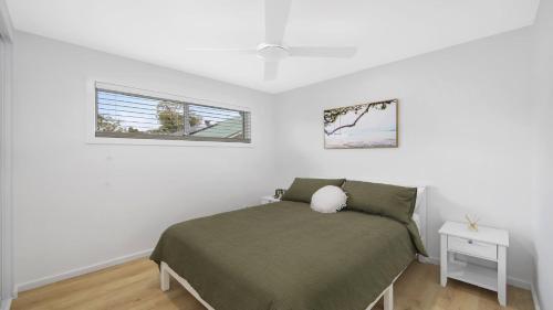 Katil atau katil-katil dalam bilik di Coastal Vibe Umina Beach