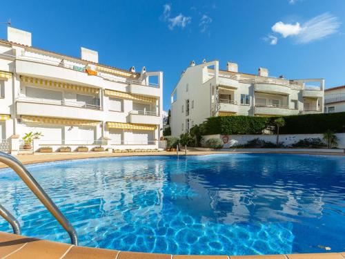 Apartamento acogedor con piscina, WiFi y garaje cerca de la playa de La Farella, Llançà - ES-228-8