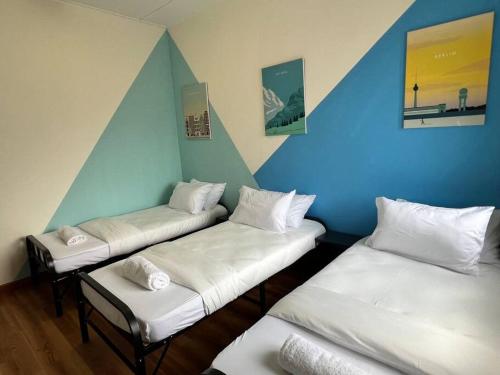 Postel nebo postele na pokoji v ubytování Serene Landed Endlot House Subang Jaya