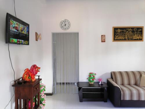 TV a/nebo společenská místnost v ubytování Villa Happy Life Hikkaduwa