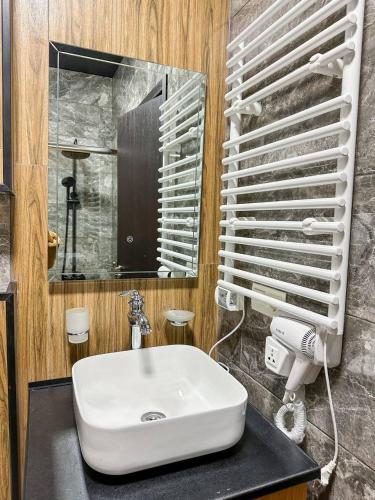 Investia LLC – Photos 4