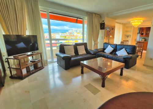 PM 1-7A. Spacious Two Bedroom Apartment in Marbella Centre.