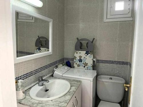 Ένα μπάνιο στο Brut - Apartamento con piscina