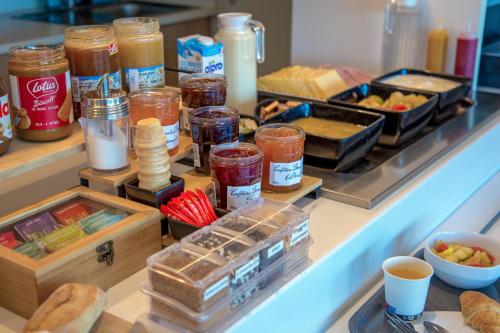 Makanan di atau berdekatan hotel