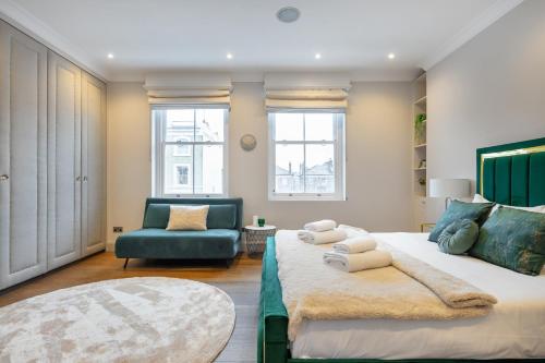 " Perfectly Splendid Triplex House in Chelsea "