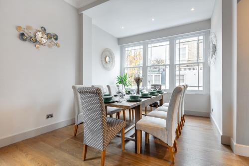 " Perfectly Splendid Triplex House in Chelsea "