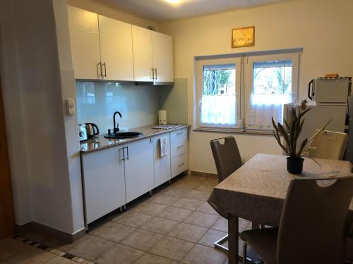 Cuina o zona de cuina de Herbert Apartman