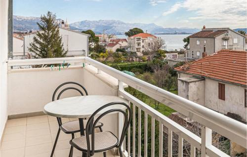 Beautiful Apartment In Kastel Stafilic With Wifi
