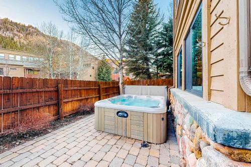 West Ketchum Retreat – Photos 3