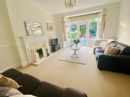 Gallery image of Magnificent 5 bedrooms London house in Bromley