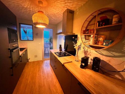 Dapur atau dapur kecil di appartement, 3 chambres, vue panoramique, parking, accès ville