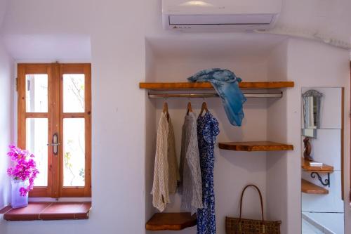Gallery image of Bougainville House in Megalokhori