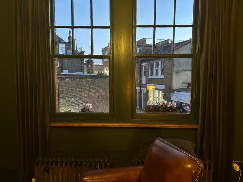 Campania & Jones House photo 16