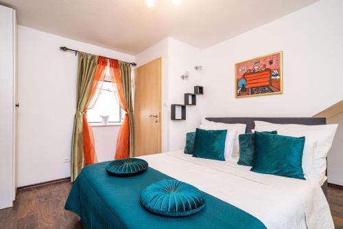 Plaza Green in the centre