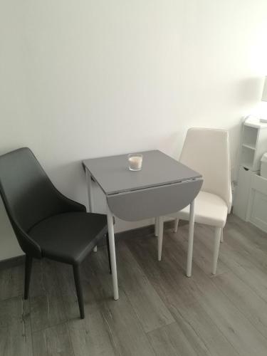 Φωτογραφία από το άλμπουμ του Chambre le Pavachon entrée indépendante piscine familiale chauffée, 4 min du Puy du Fou σε Les Epesses