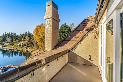 Gallery image of Luxe At Lake Louise in Lakewood