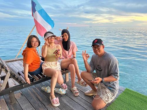 Tetamu yang menginap di Mabul Backpackers
