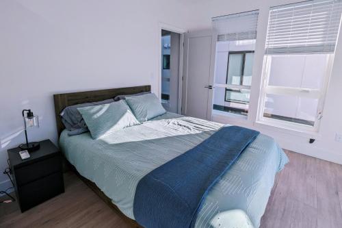 Cama ou camas em um quarto em Seattle City View TownHome Capital Hill