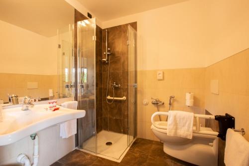 Koupelna v ubytování Euro Hotel Residence