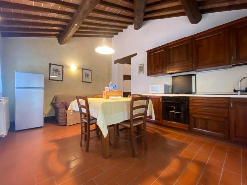 Kuchyňa alebo kuchynka v ubytovaní Fattoria Agriturismo Nerbona