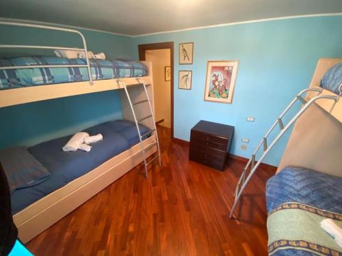 Poschodová posteľ alebo postele v izbe v ubytovaní Pietracamela