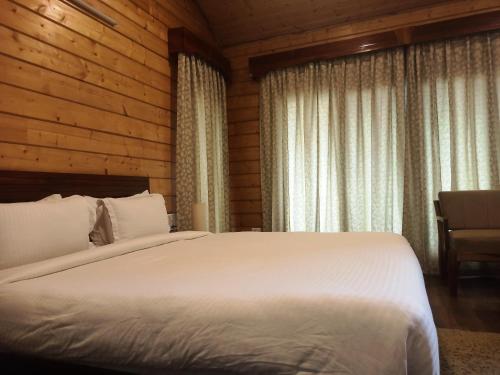 Gallery image of Shillong Tourisam Rishatsngi Resort in Mawlyngkhung