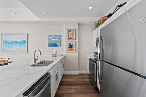 Dapur atau dapur kecil di Regency Isle Penthouse 1106