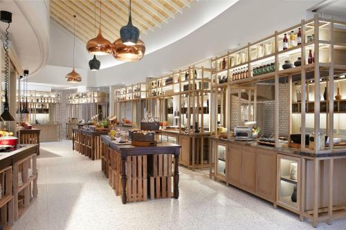 Mad på resortet eller i nærheden