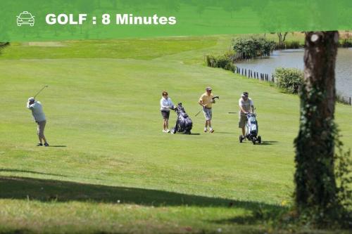 Photo de la galerie de l'établissement Maison 6pers / 1,2km de la plage / SmartTV / Fibre, à Les Sables-dʼOlonne