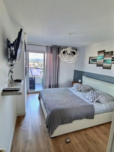 Gallery image of Appartement T2 Prado Chanot Plage Marseille in Marseille