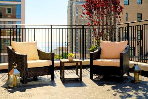 Ambassador Chicago, part of JdV by Hyatt Image