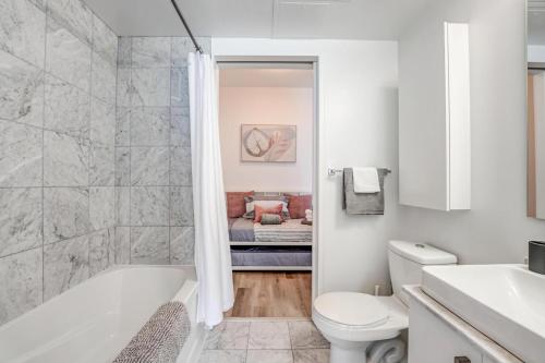 Downtown Toronto Condo – Photos 3