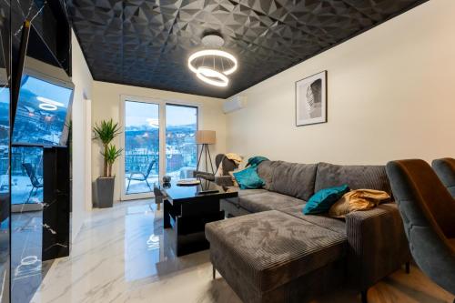 Apartament Widokowe Marzenie - blisko stoku, parking podziemny by SpaceApart