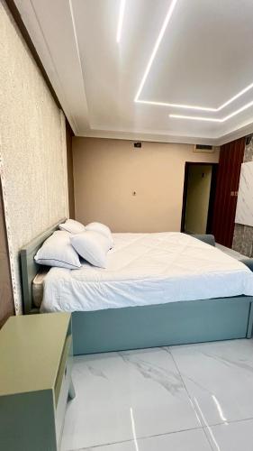 Postel nebo postele na pokoji v ubytování Deluxe 13- jinja pool apartment