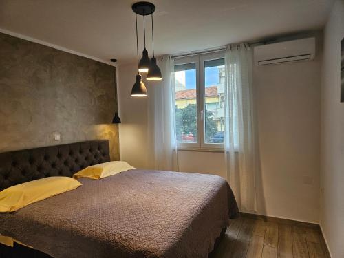 Deluxe Apartment near the Bridge