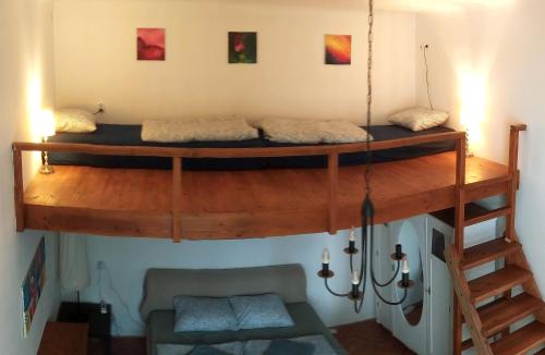 COZY NOOK with a large private Balcony and FREE parking for 1 car 1122 Budapest, 8 Szamos utca kép - 3