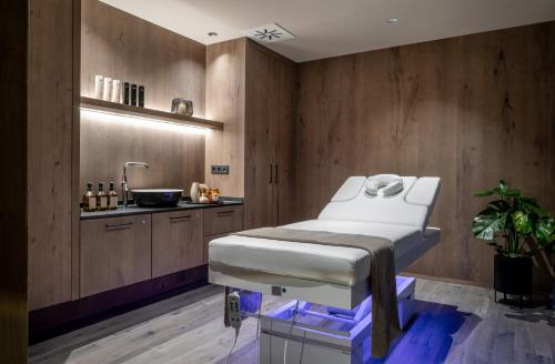 a hospital room with aificialificialificialificialificialificialificialificialificialificialificial at WITTMANNs in Neumarkt in der Oberpfalz