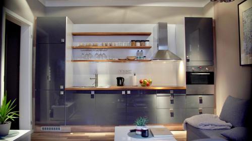 A kitchen or kitchenette at Luxury beautiful spacious apartment in perfect location