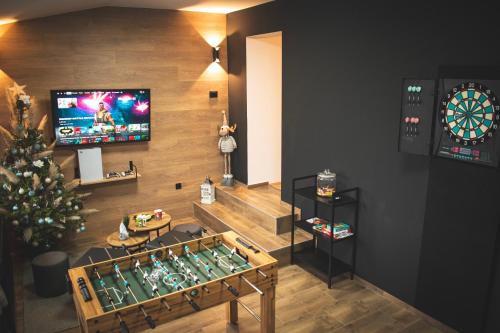 Fotografia z galérie ubytovania Kuća za odmor Emma s wellnessom i game room-om v destinácii Tounj