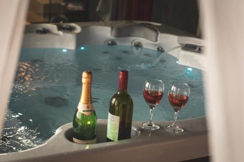Fotografia z galérie ubytovania Kuća za odmor Emma s wellnessom i game room-om v destinácii Tounj