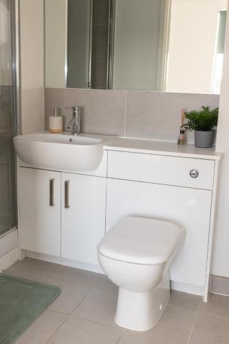 Gallery image of Modern, comfy 2 bedroom apartment in Hatfield, town centre, perfect for contractors, free parking in Hatfield