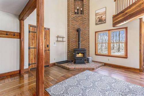 Φωτογραφία από το άλμπουμ του The Hopkins Hideaway - 40 Acres with trails, Arcades, Hot Tub, Fire Pit σε Hopkins