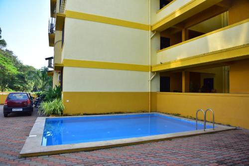 Swimming pool sa o malapit sa Field Stone -3 BHK duplex villa
