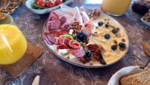 Mad på pensionatet eller i nærheden