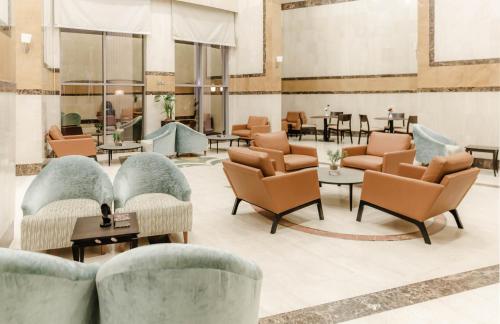Ruang duduk di M Hotel Al Dana Makkah by Millennium