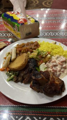 Makanan di atau berdekatan perkhemahan ini