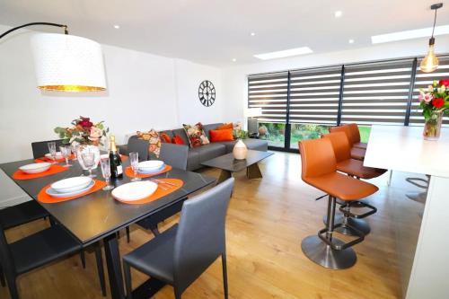 Foto Hutchcomb Villa, 4 Bed Luxury House,Oxford+Parking