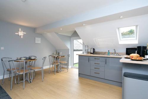 Kuchyň nebo kuchyňský kout v ubytování Modern en-suite room in country PubRestaurant 1 - Pass the Keys