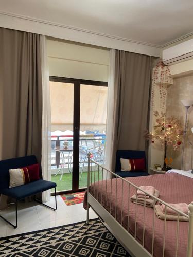 Zoi's central home