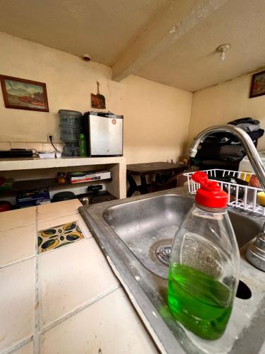 Kuchyň nebo kuchyňský kout v ubytování Cristales de Antigua Casa Cristal